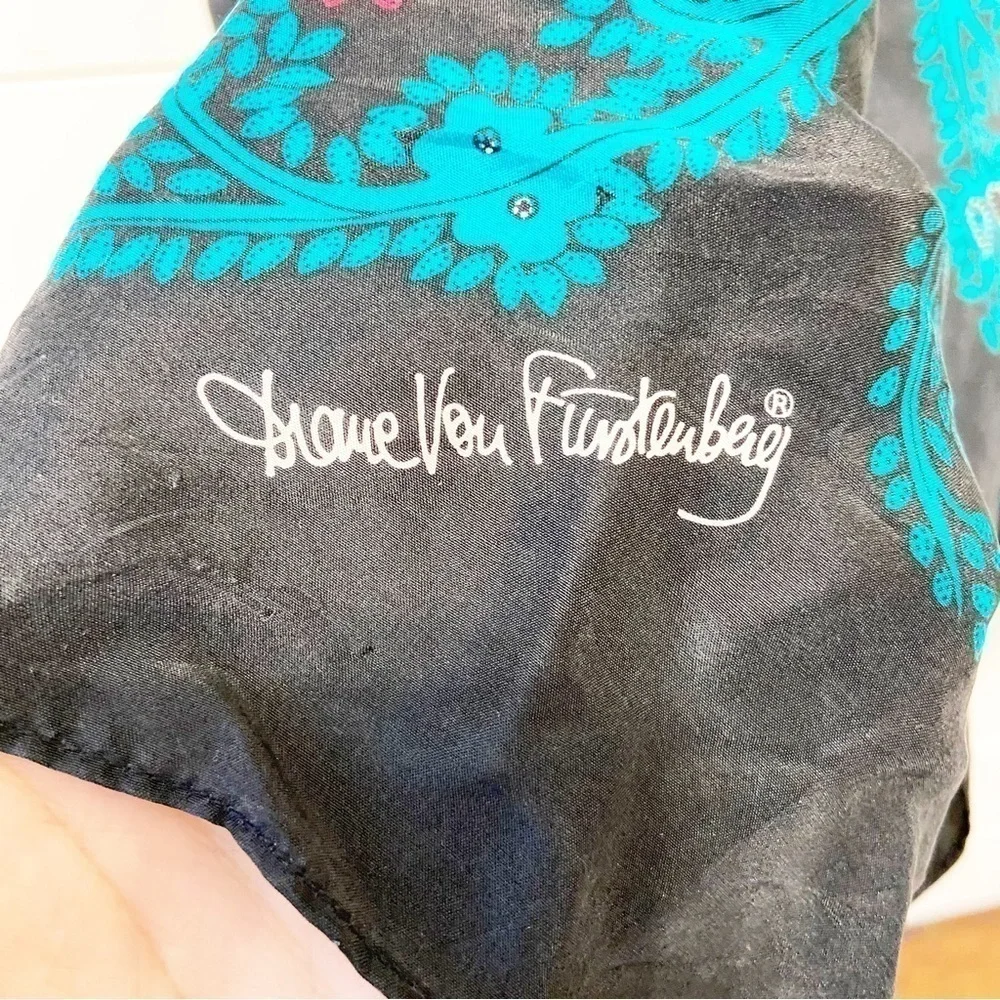 Diane Von Furstenberg | 100% Silk Paisley Scarf one Size